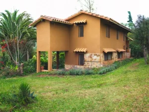 Cabañas con vista a las montañas de Samaipata